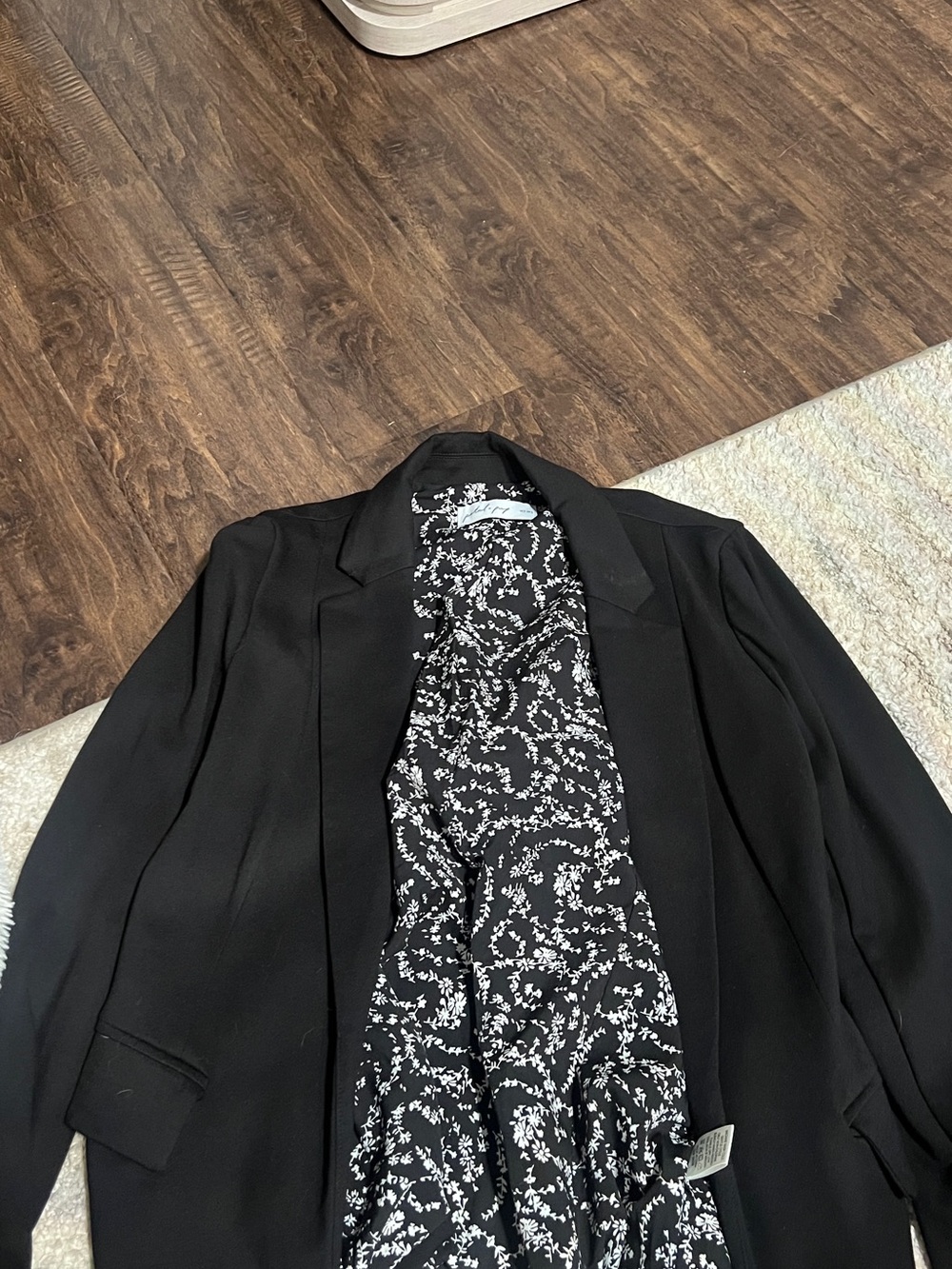 Petal & Pup Black Tailored Blazer - Picture 6 of 6